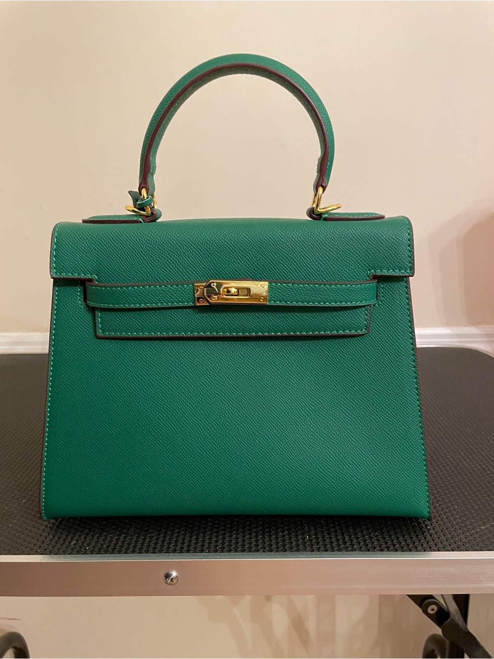 Classic inspired Structured Top-Handle Emerald Green Real leather. Epsom style